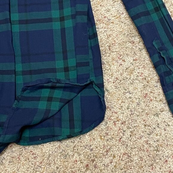 Old Navy Classic Green/Navy Plaid Lightweight Flannel Button Down Shirt - XS - Picture 4 of 6